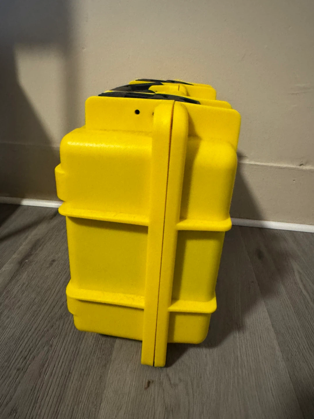 Yellow Invicta Watch Case - photo 2