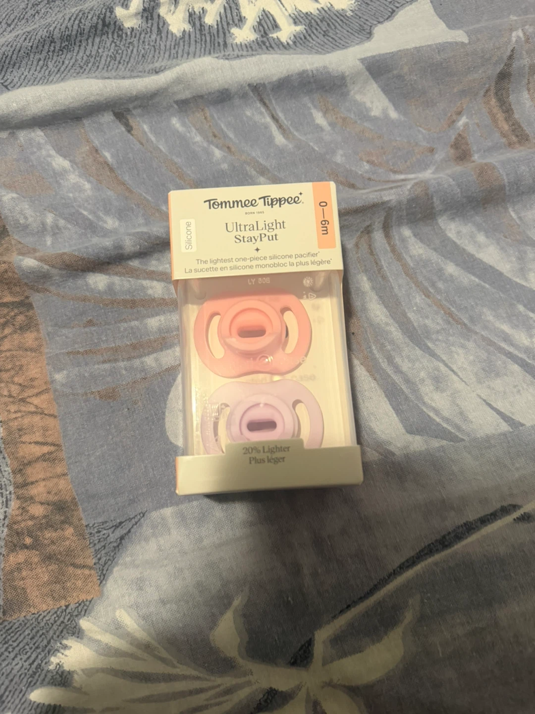 Tommee Tippee Ultra Light Stay Put Pacifiers - 0-6m