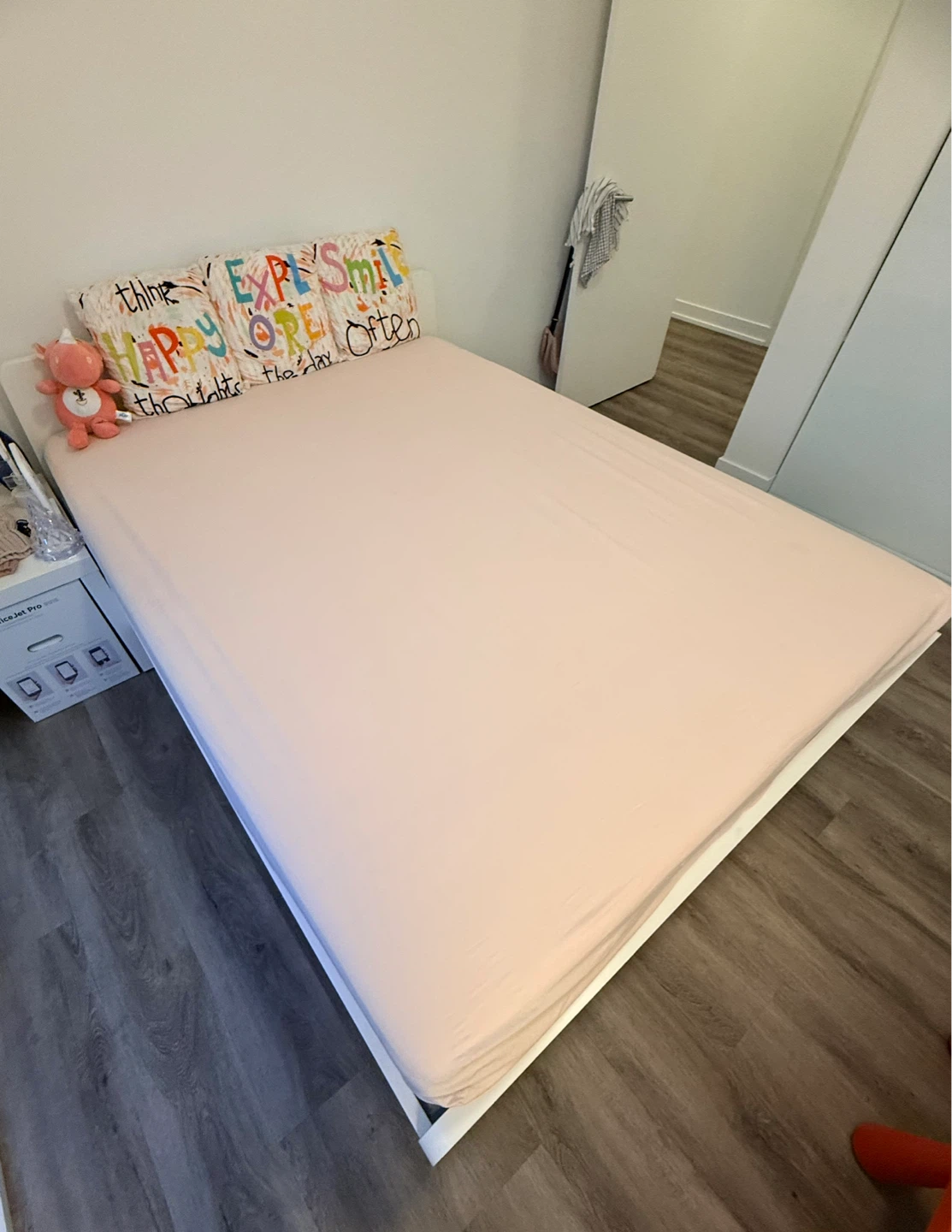 Queen bed frame - photo 3