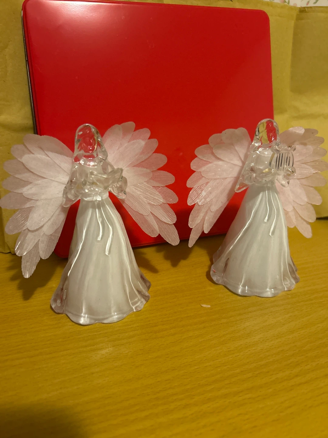 Pair of Angel Figurines - photo 2