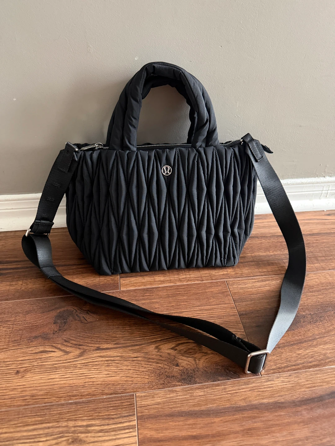 Lululemon Everywhere Crossbody Bag - photo 2