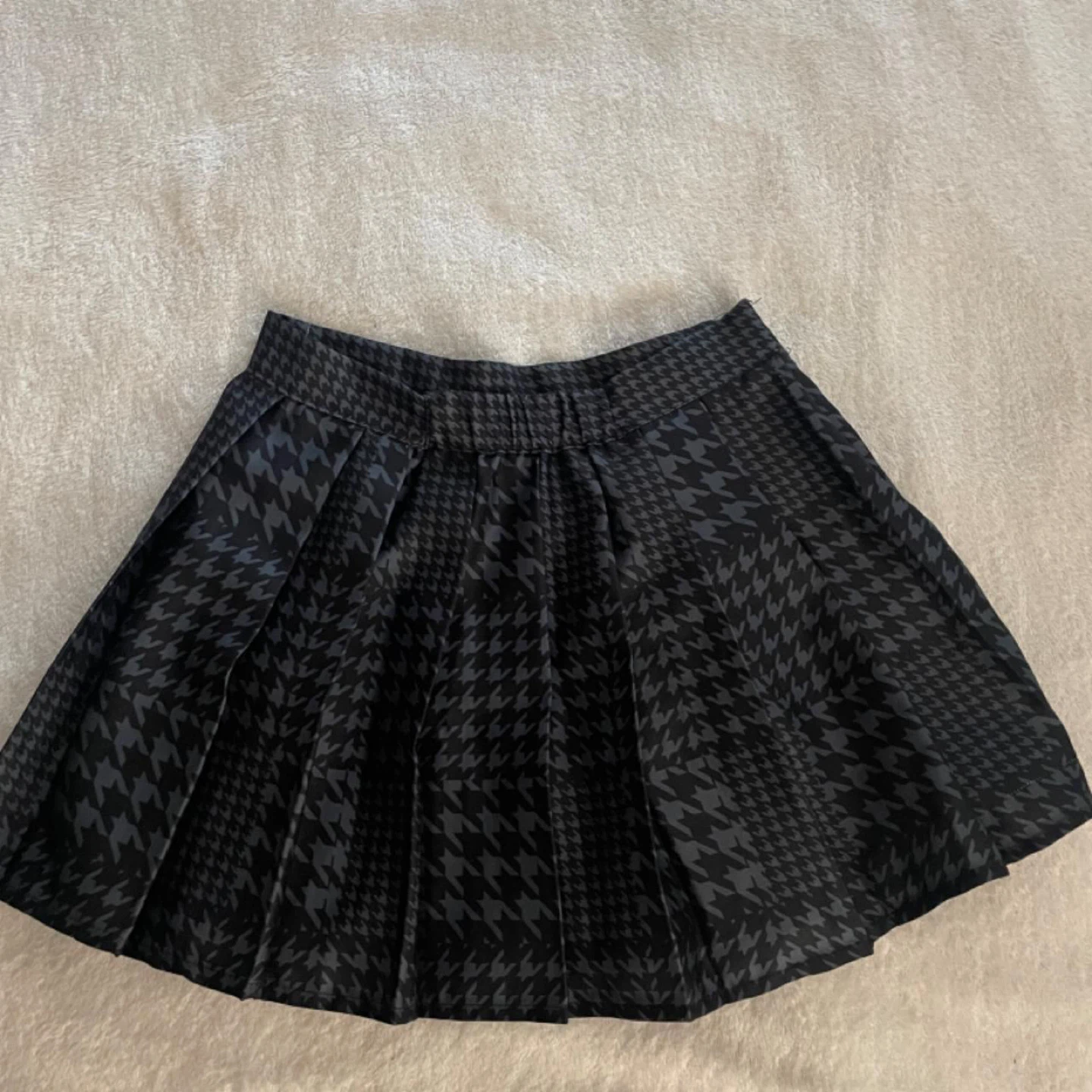 Houndstooth Pleated Mini Skirt