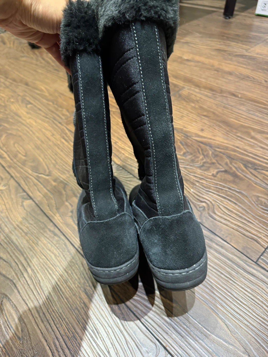 Black Winter Boots Size 6.5 - photo 4
