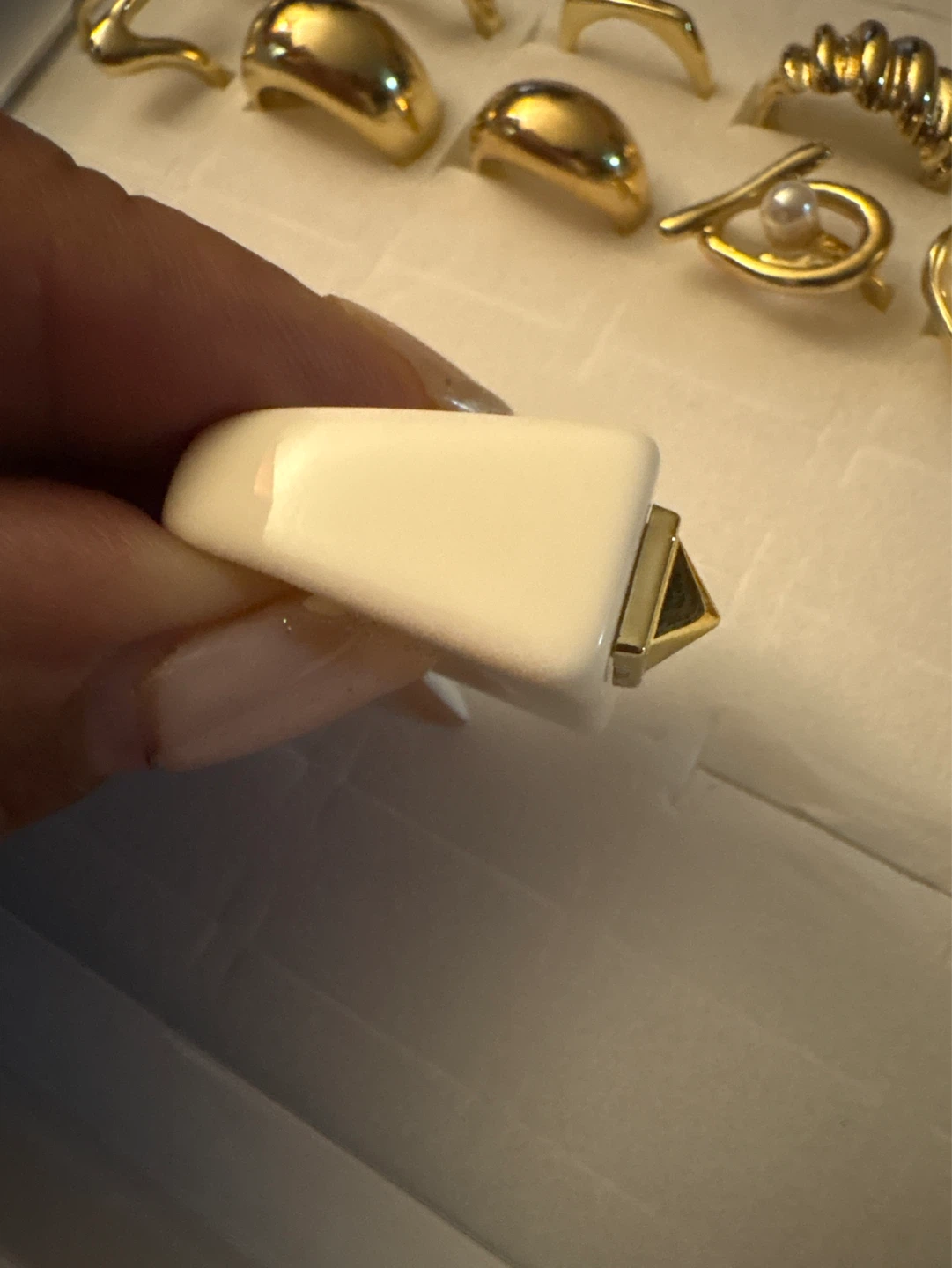 ⚽️ White Chunky Ring with Gold Stud Accent - photo 3
