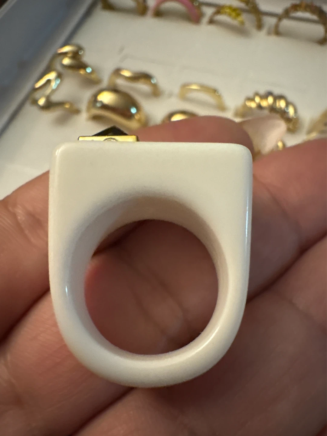 ⚽️ White Chunky Ring with Gold Stud Accent - photo 4