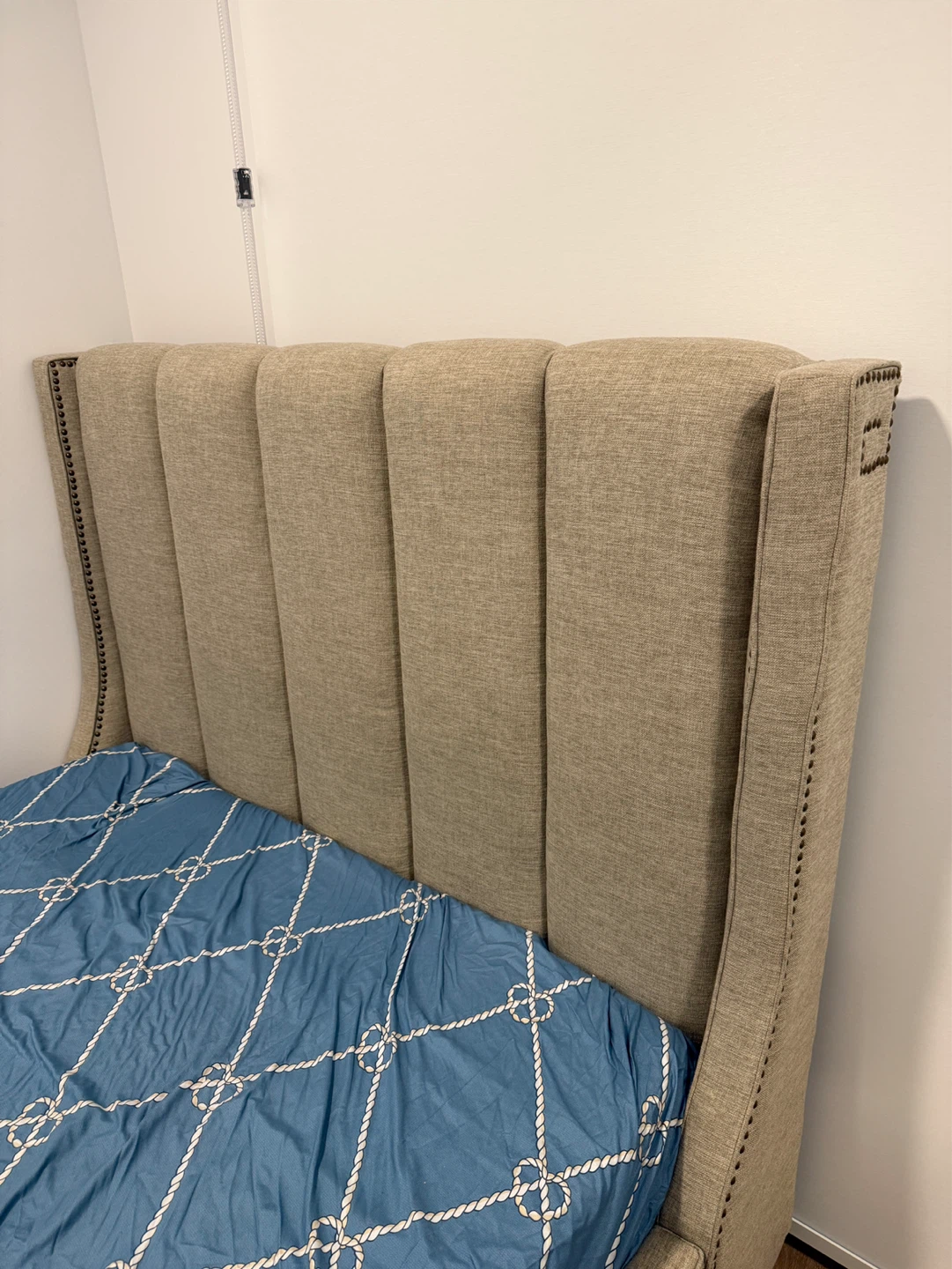 Queen size bedframe with mattress - photo 3