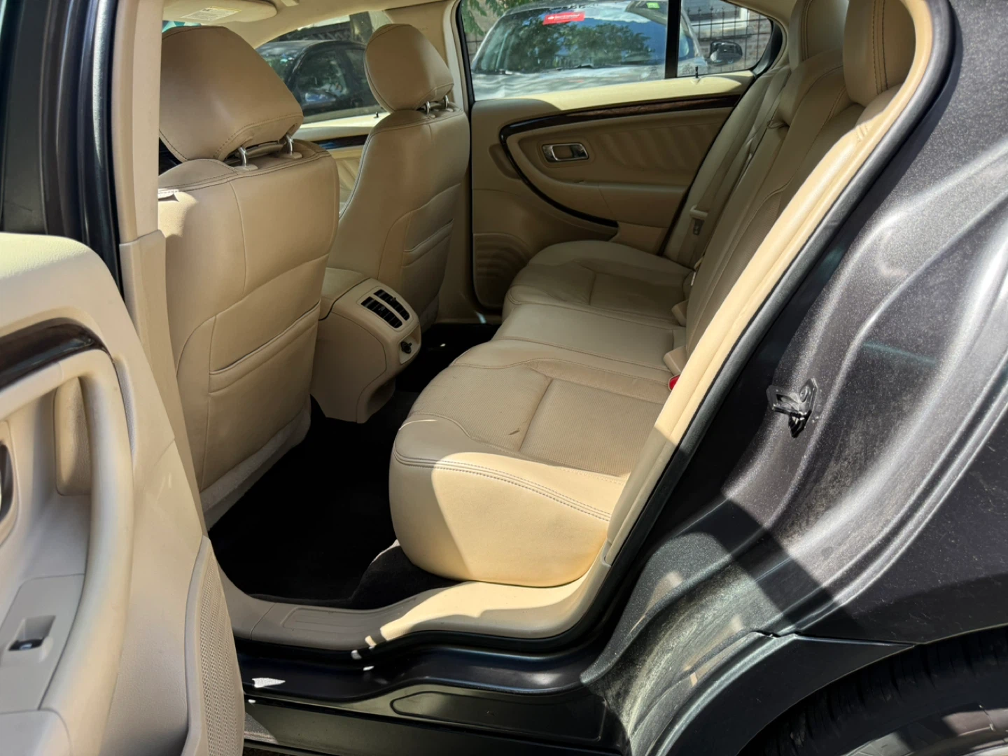 2016 Ford Taurus Sedan - photo 3