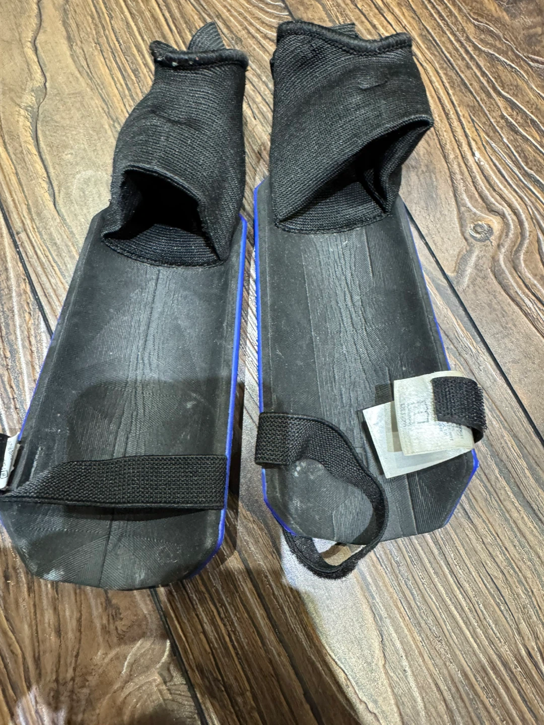 Adidas Soccer Shin Guards Size S - photo 2