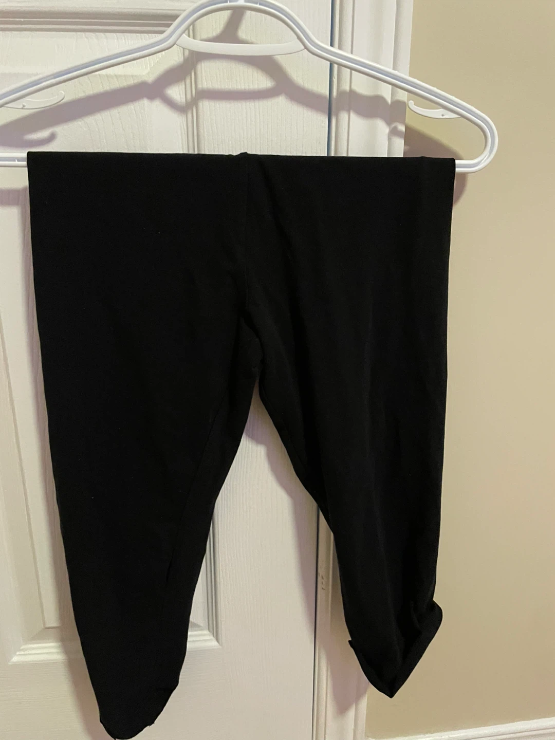 Black Capris - photo 3