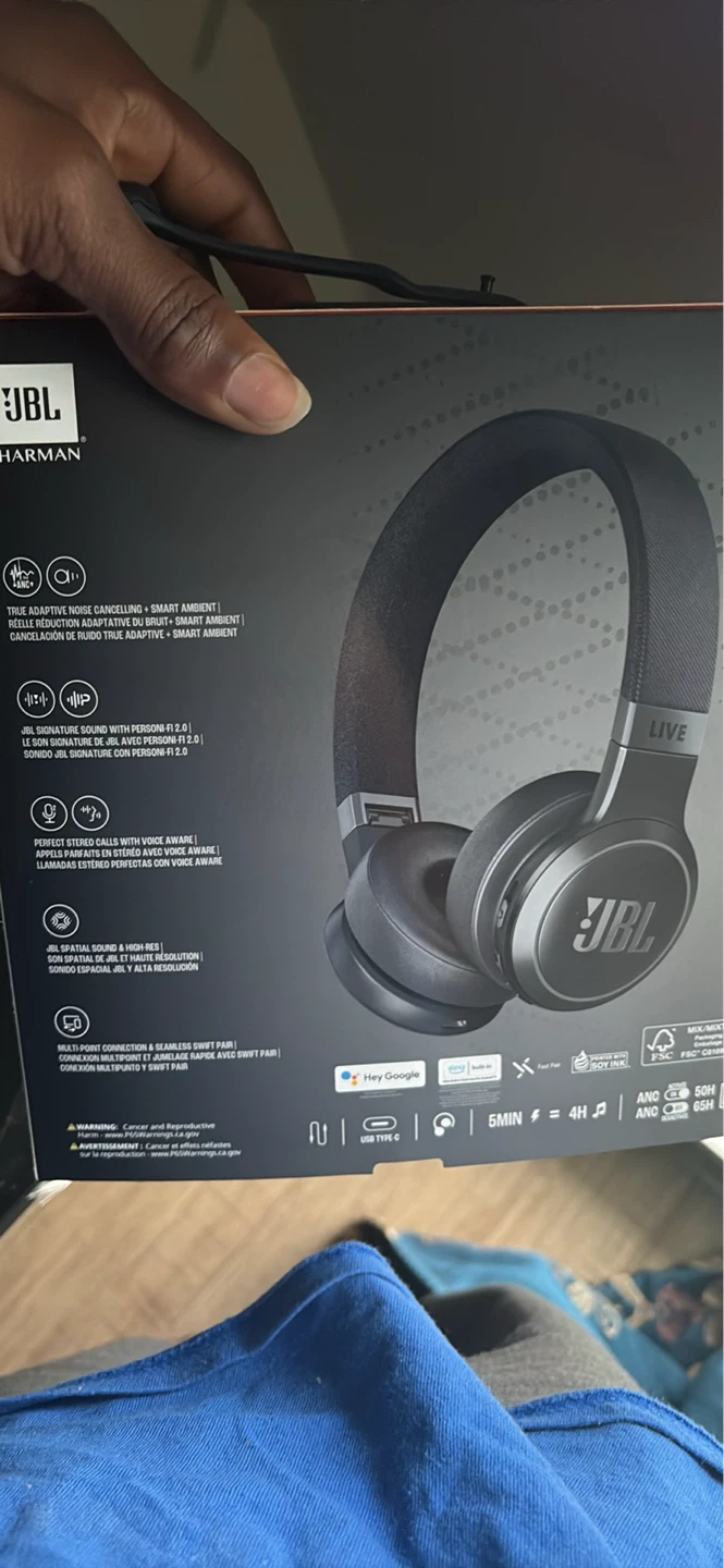 JBL LIVE 670NC Wireless On-Ear Headphones