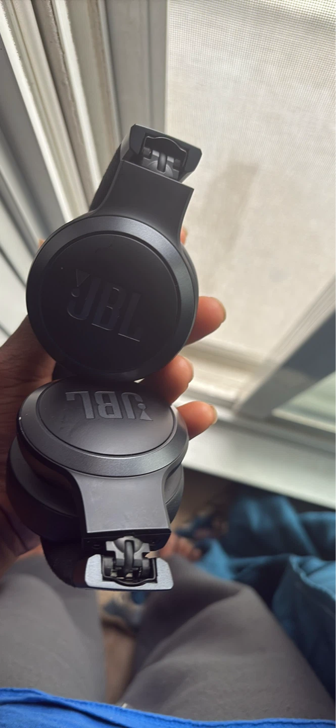 JBL LIVE 670NC Wireless On-Ear Headphones - photo 4
