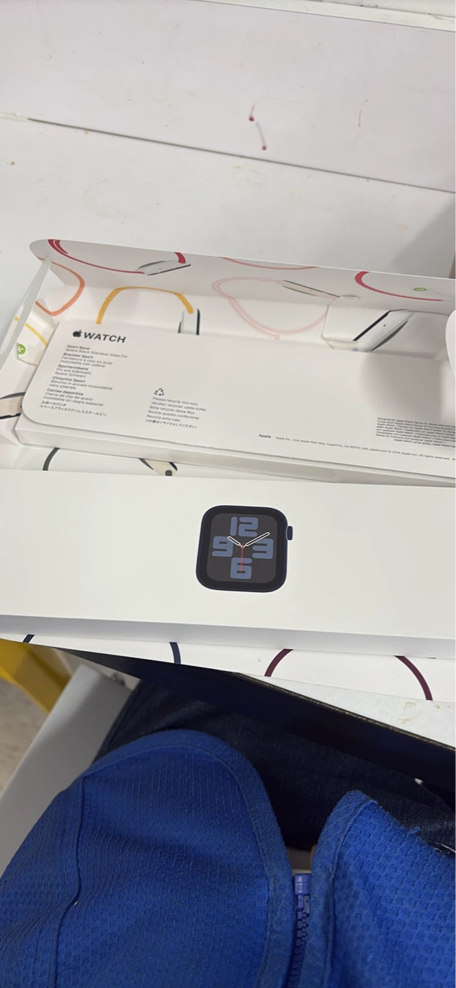 Apple Watch SE 2nd generation 44mm - photo 3
