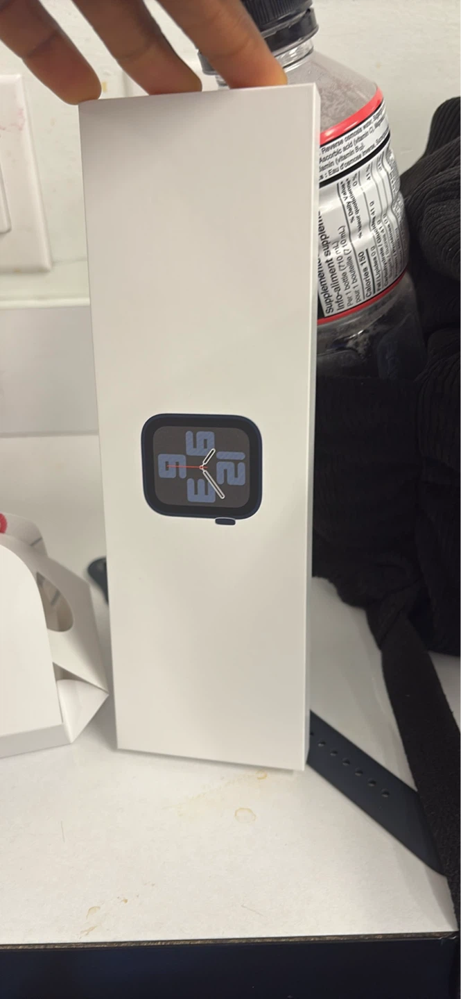 Apple Watch SE 2nd generation 44mm - photo 4