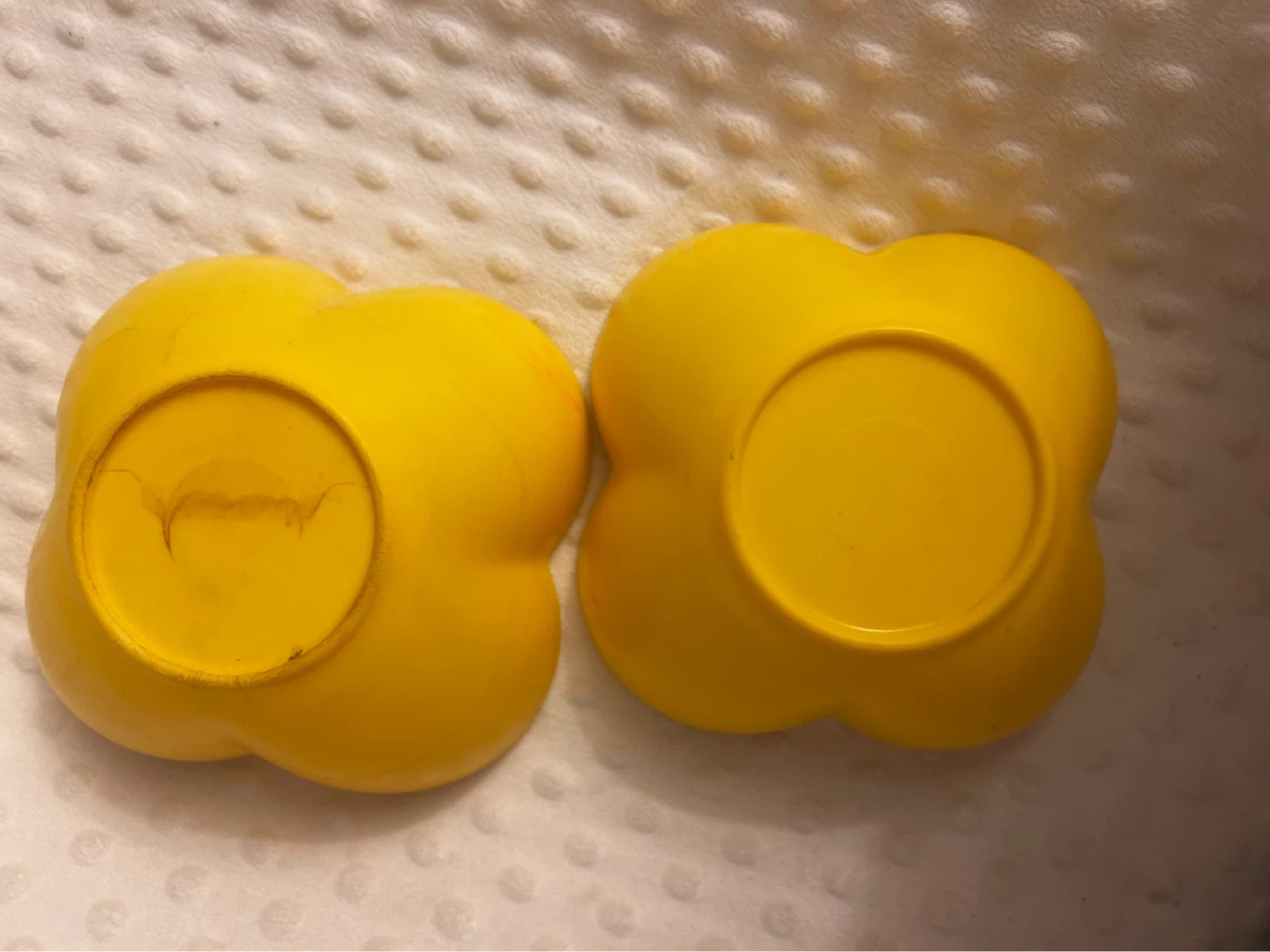 Set of 2 Yellow Clover Shaped plates ⚽️ - photo 2