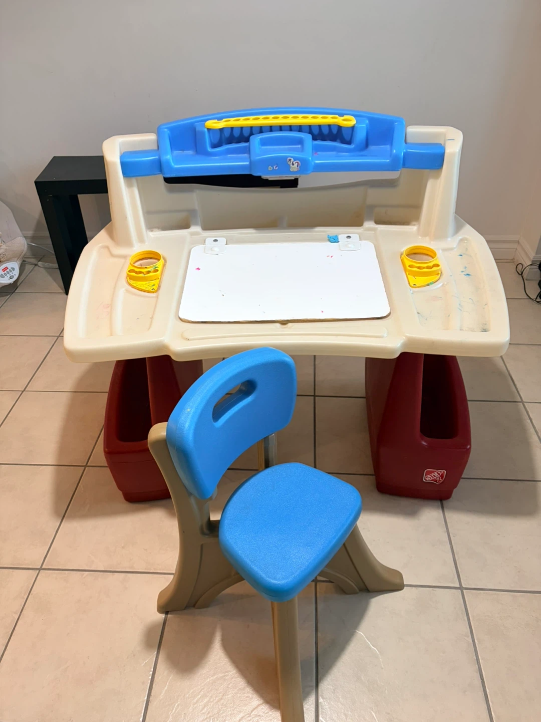 Step2 Easel Desk with Chair