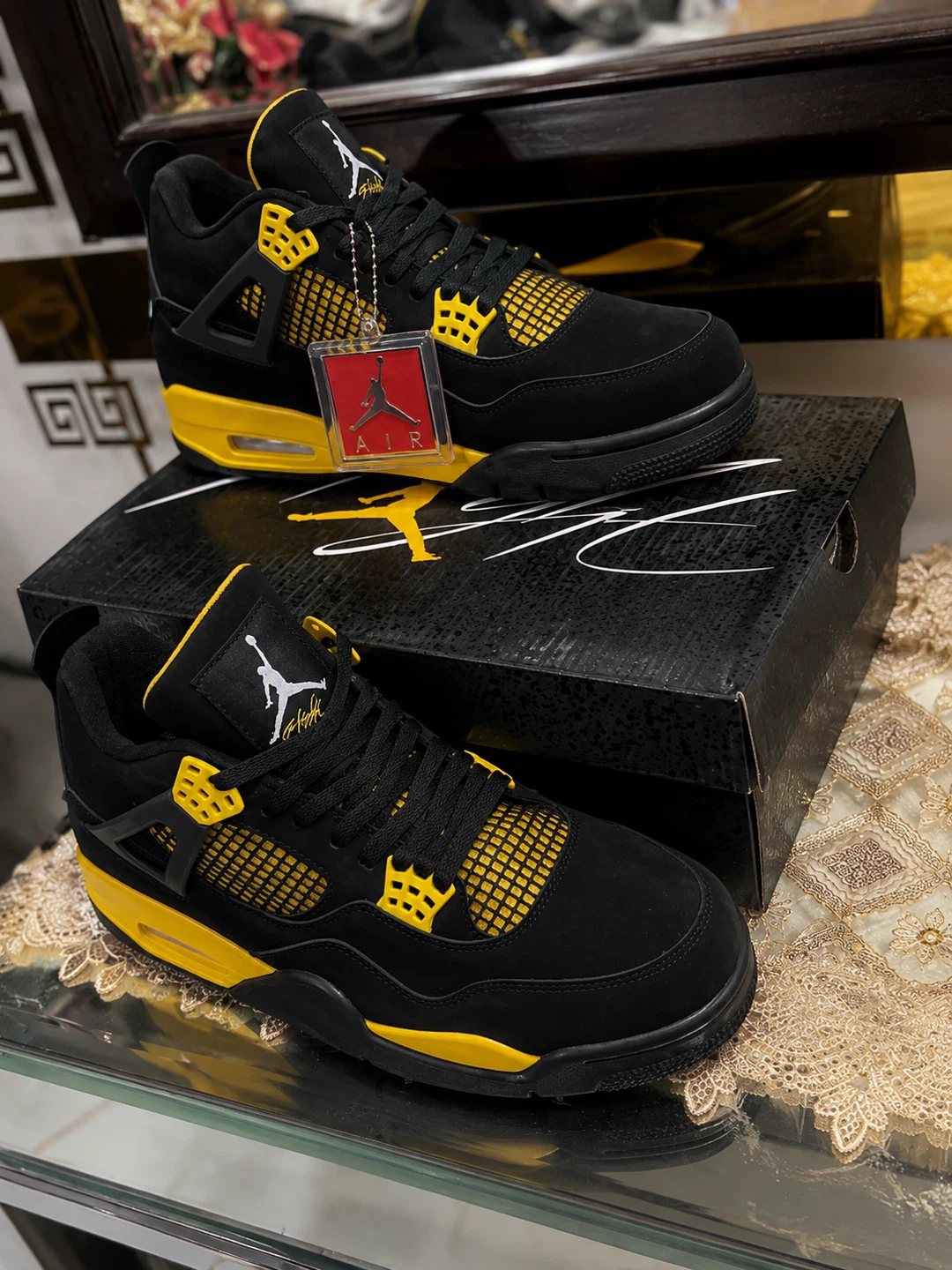 Air Jordan 4 "Lightning" Sneakers - photo 4