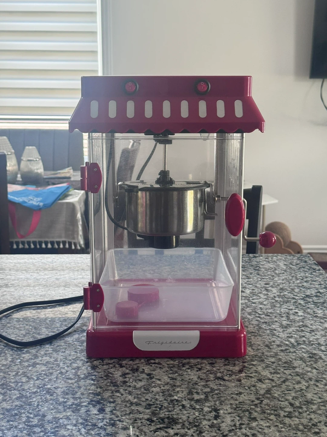 Frigidaire Red Popcorn Maker - photo 3