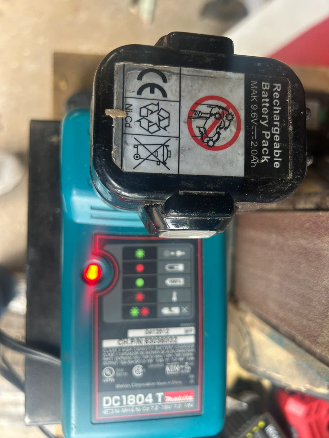 Makita DC1804T Ni-MH & Ni-CD Battery Charger - photo 3