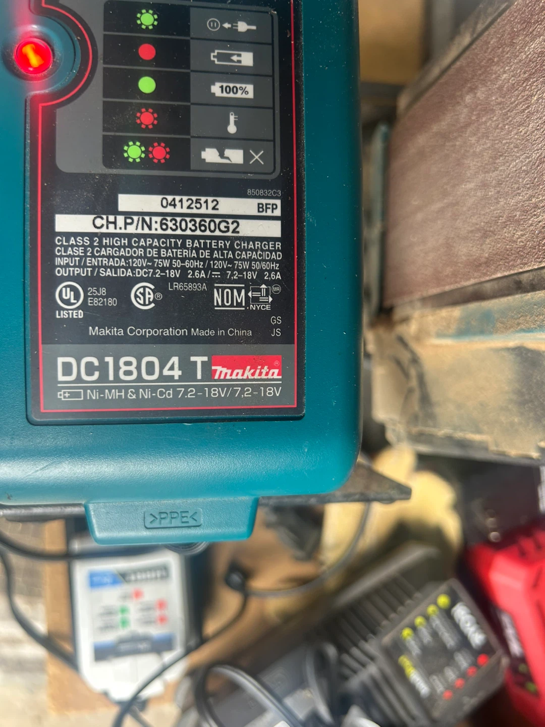 Makita DC1804T Ni-MH & Ni-CD Battery Charger - photo 4