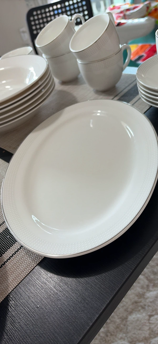 White Dinnerware Set with Silver Trim - photo 4