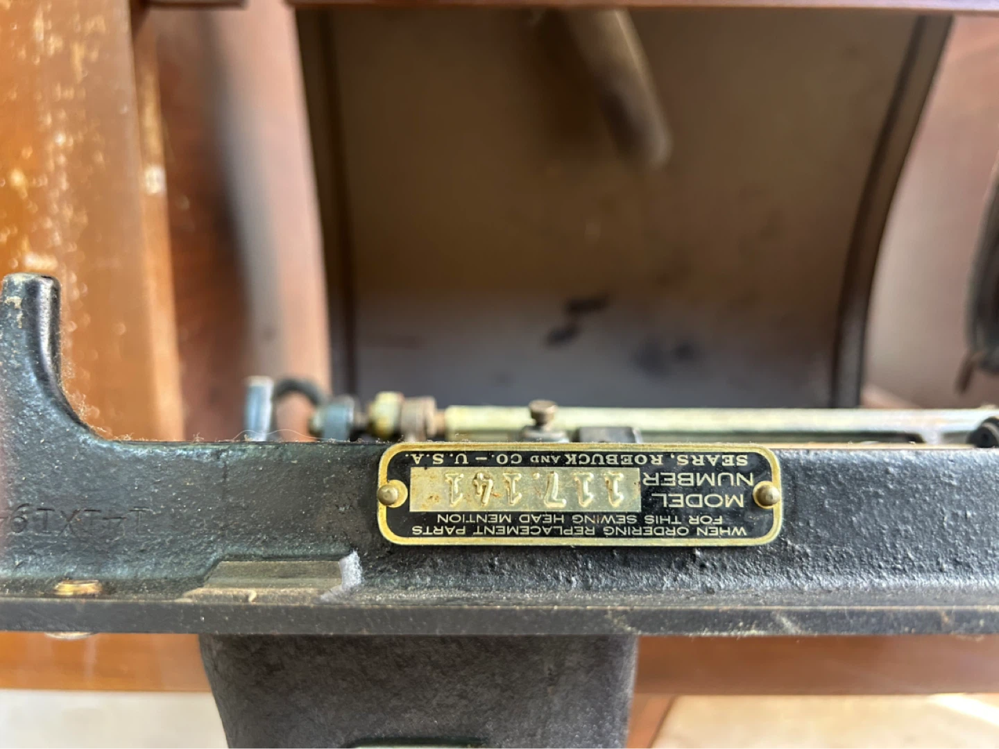 Kenmore Sewing Machine in Vintage Cabinet - photo 5