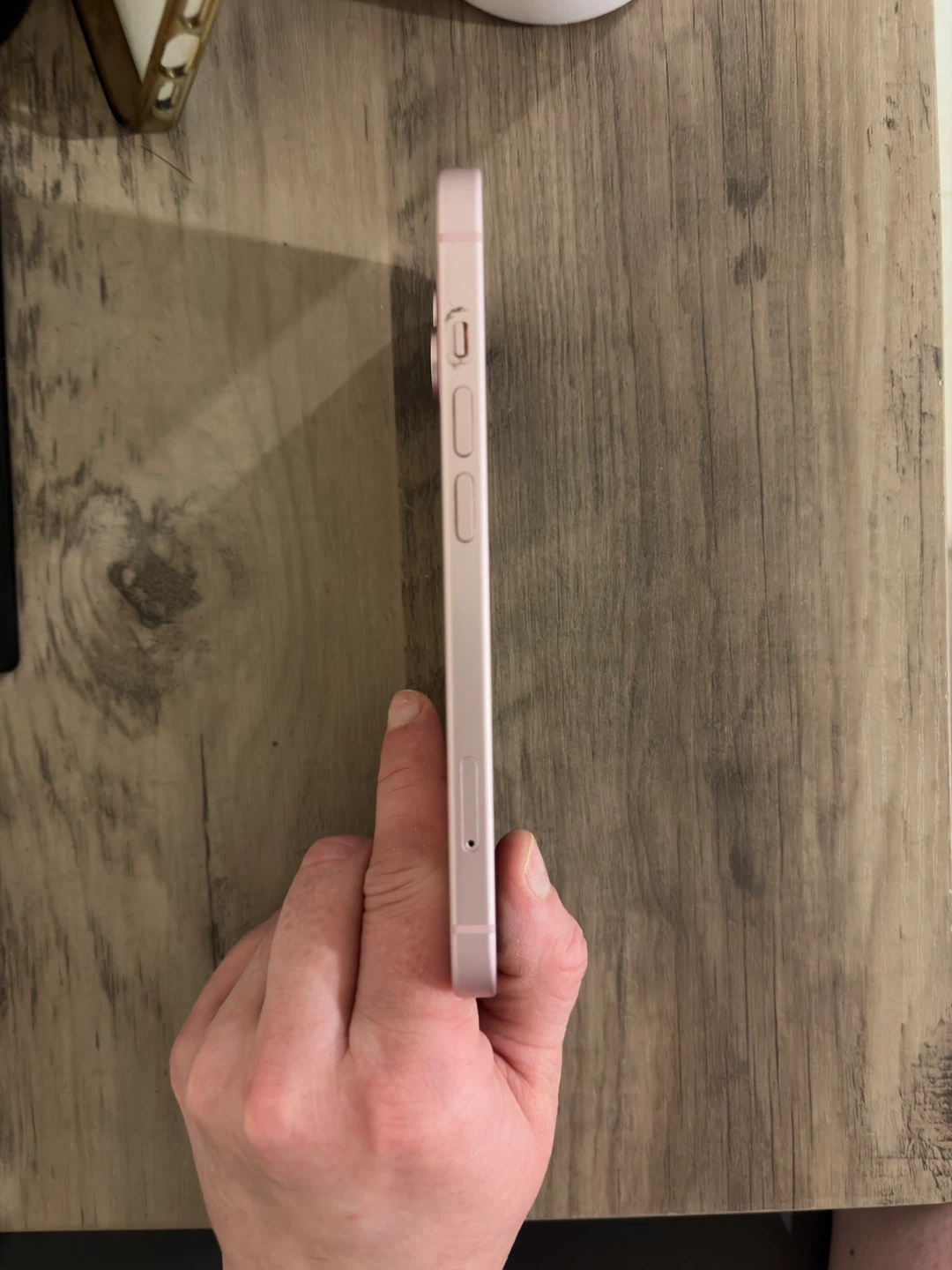 Pink Apple iPhone 15 - photo 4