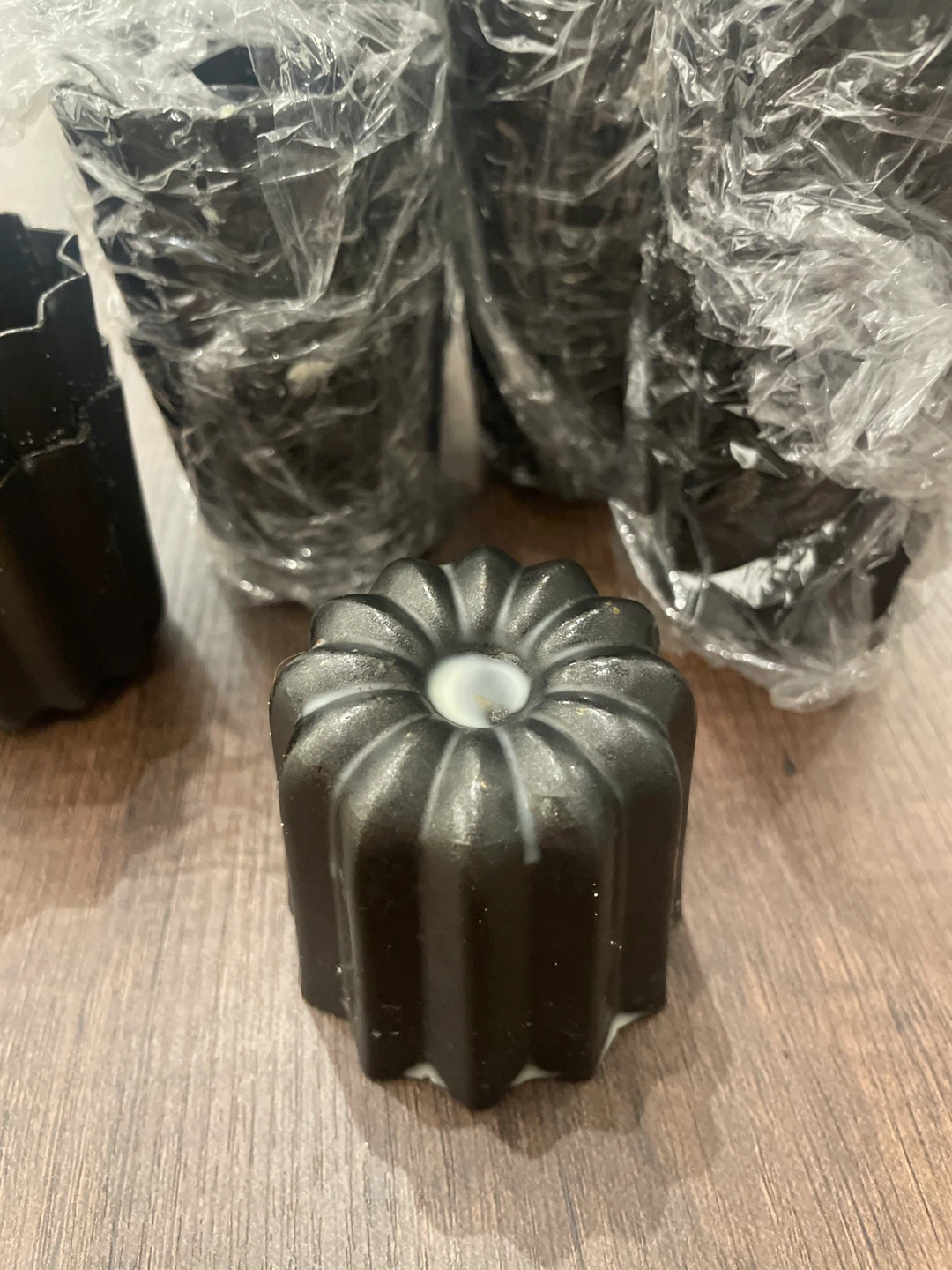 24pcs Black Fluted Tart Molds