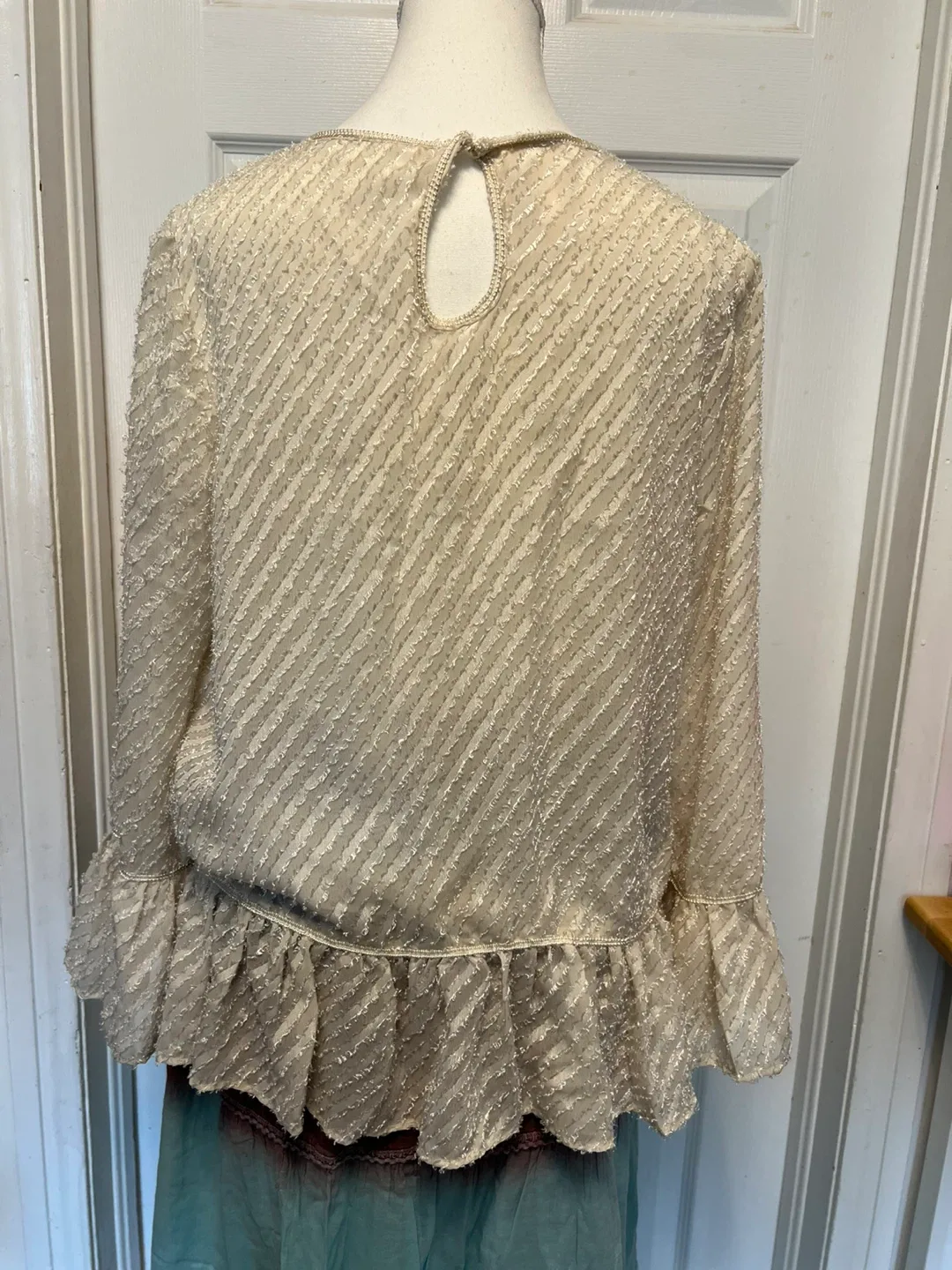 ⚽ Cream textured ruffle blouse - photo 2