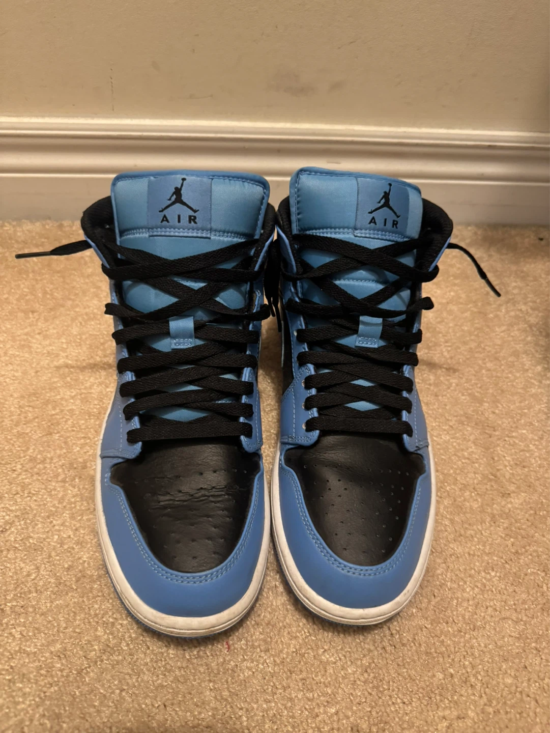 Air Jordan 1 Mid SE University Blue Black Sneakers