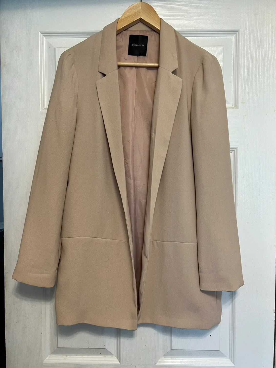 ⚽ Dynamite beige blazer