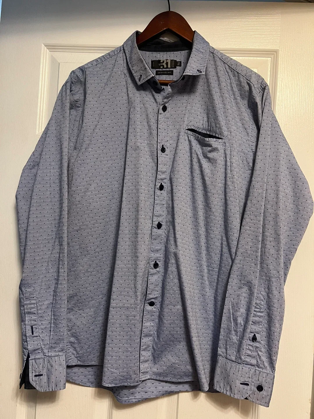 ⚽  Men's Long Sleeve Button-Up Shirt