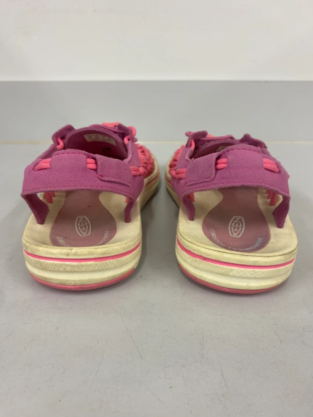 KEEN Women’s Uneek Sandals Size  - 8.5 - photo 4