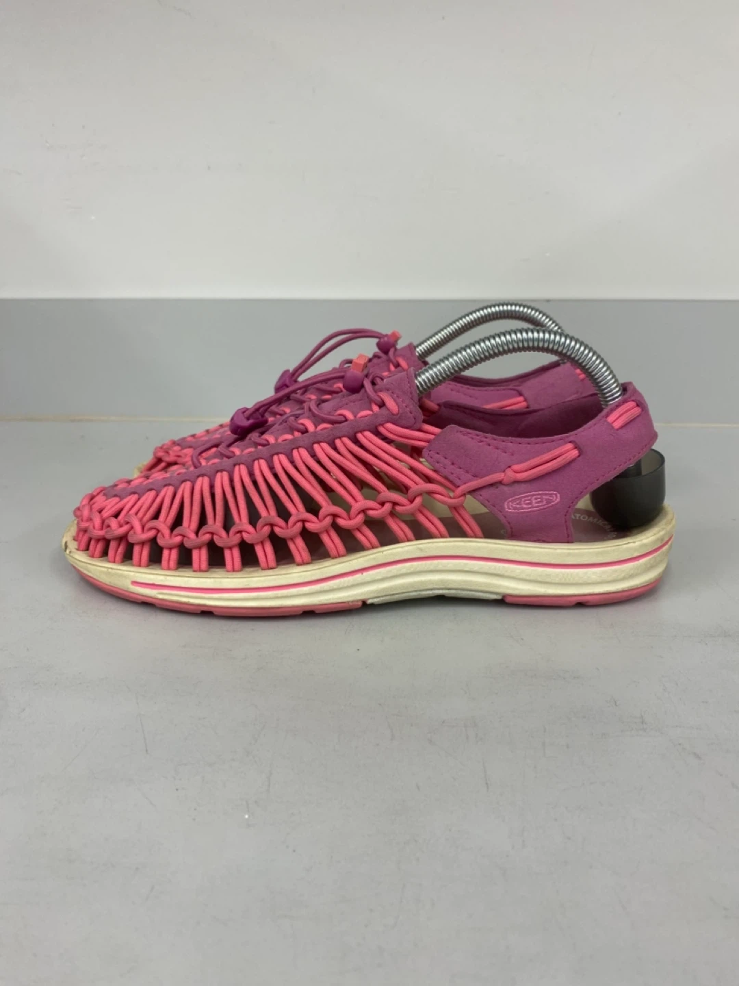 KEEN Women’s Uneek Sandals Size  - 8.5 - photo 2