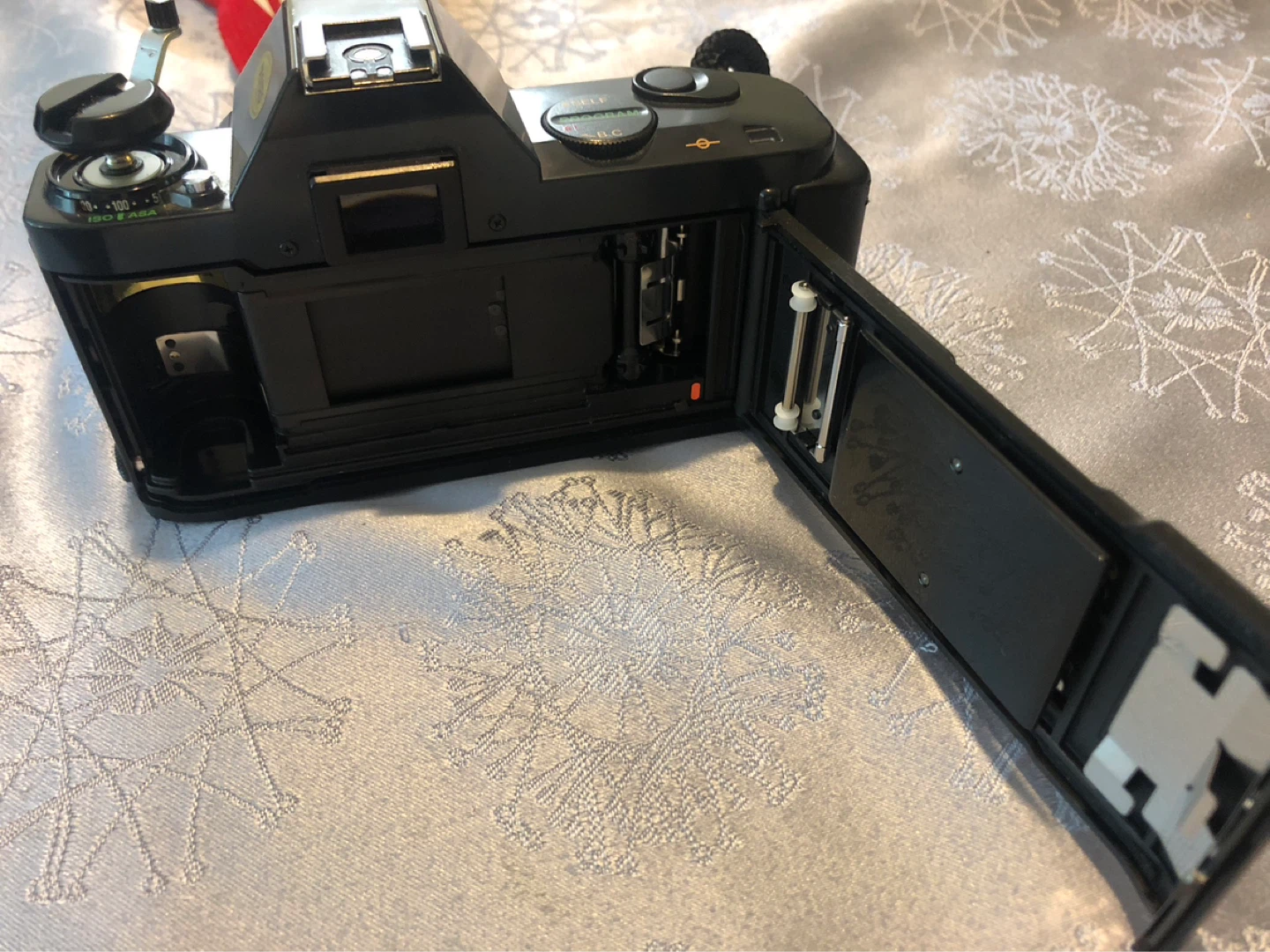 Canon T50 35mm Film Camera with 50mm Lens and Flash - photo 2
