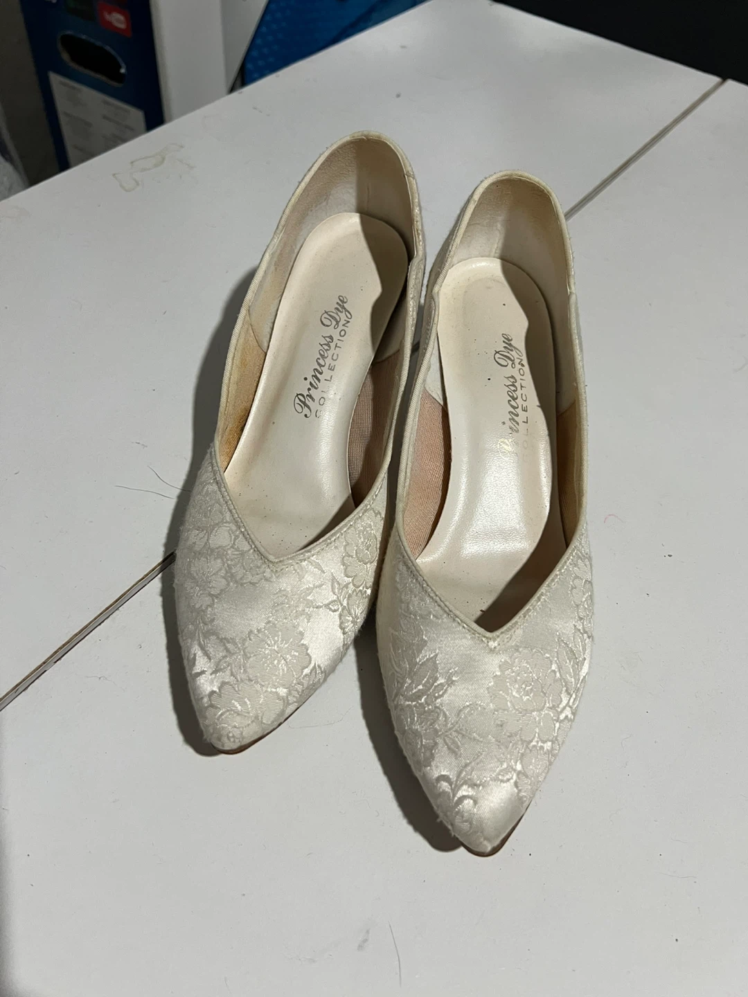 ⚽ Princess Collection White Lace Heels - Size 7 1/2