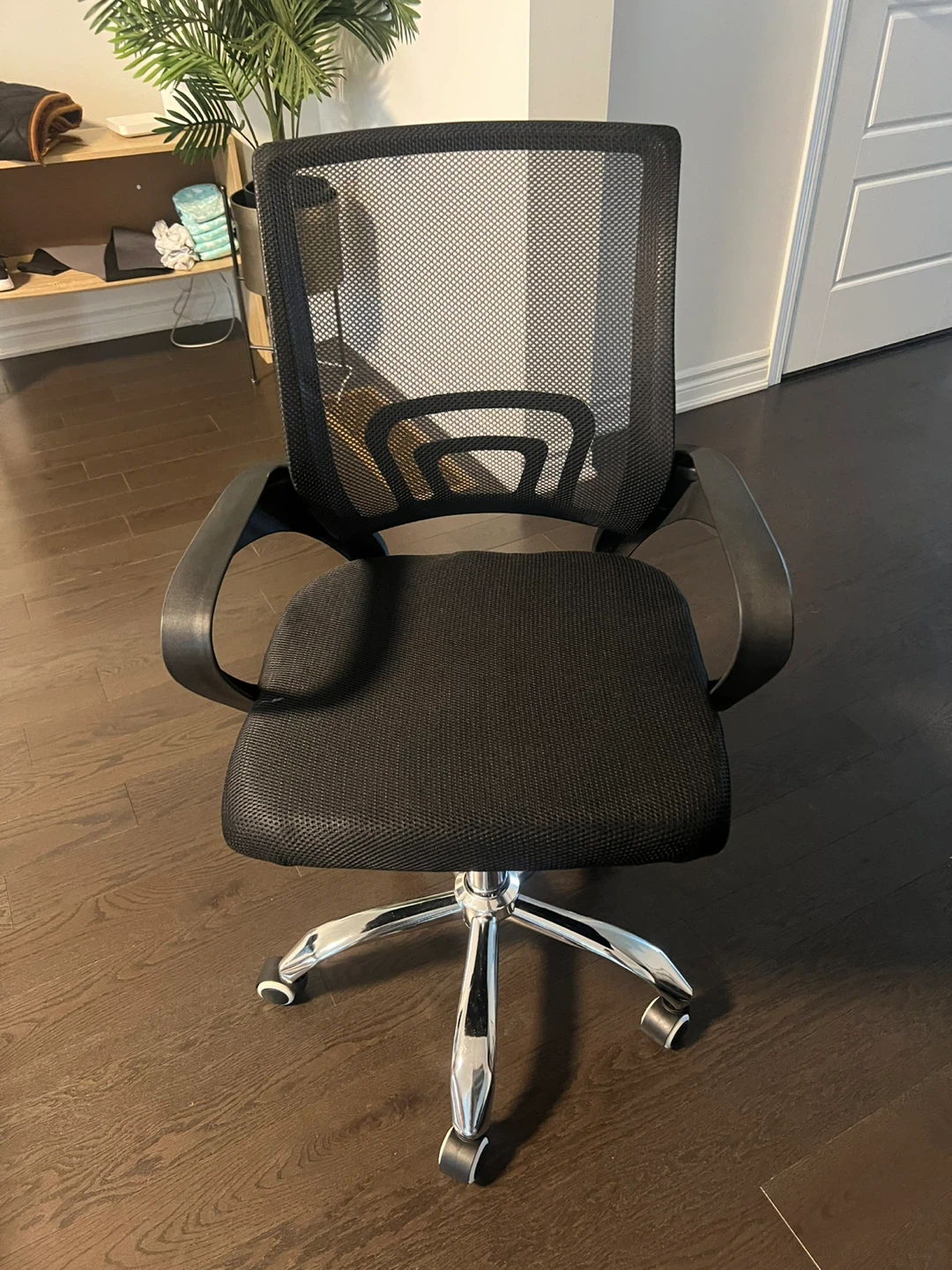 Black Mesh Office Chair - photo 3