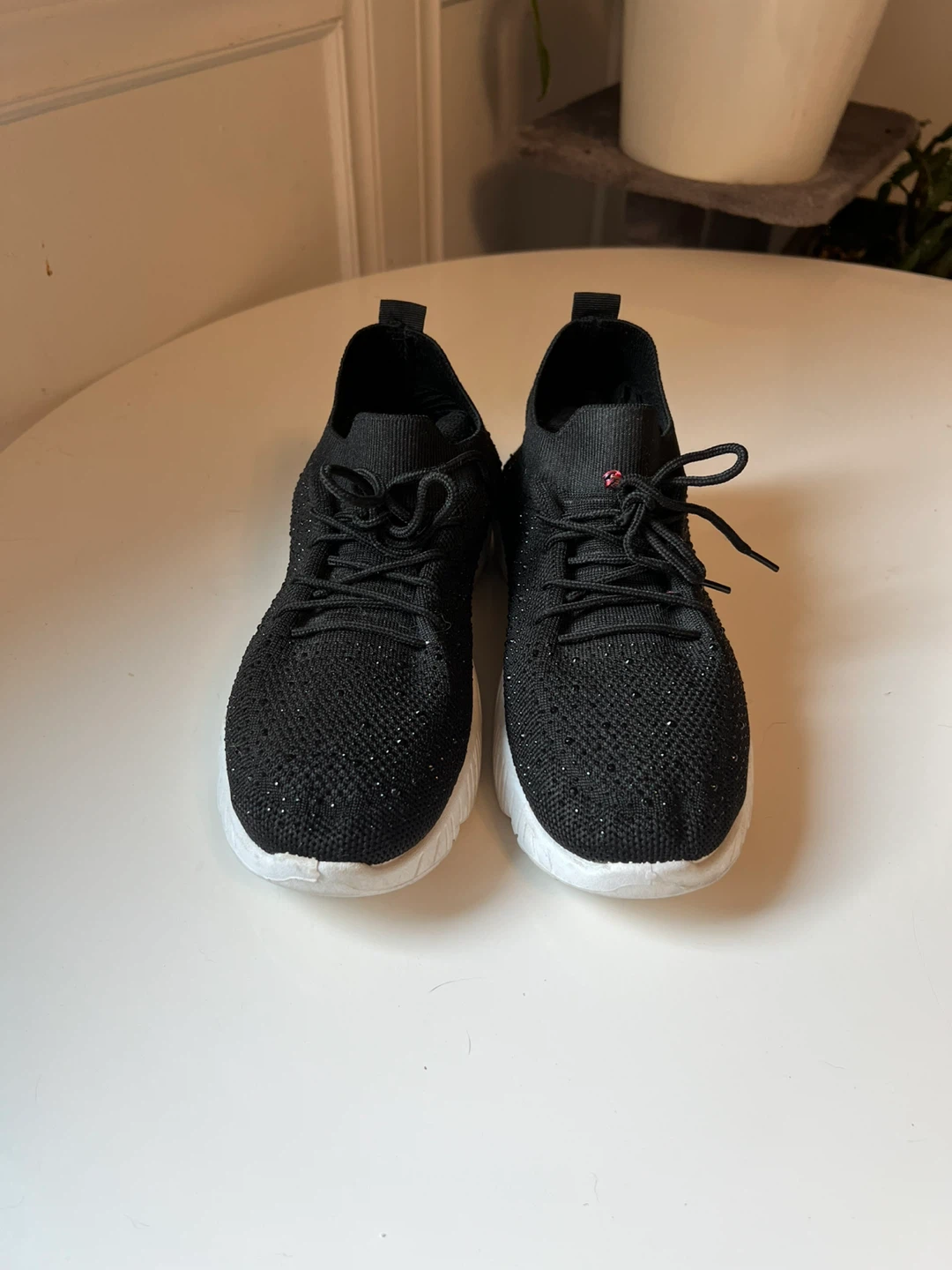 ⚽ Women's Black Sparkly Athletic Shoes