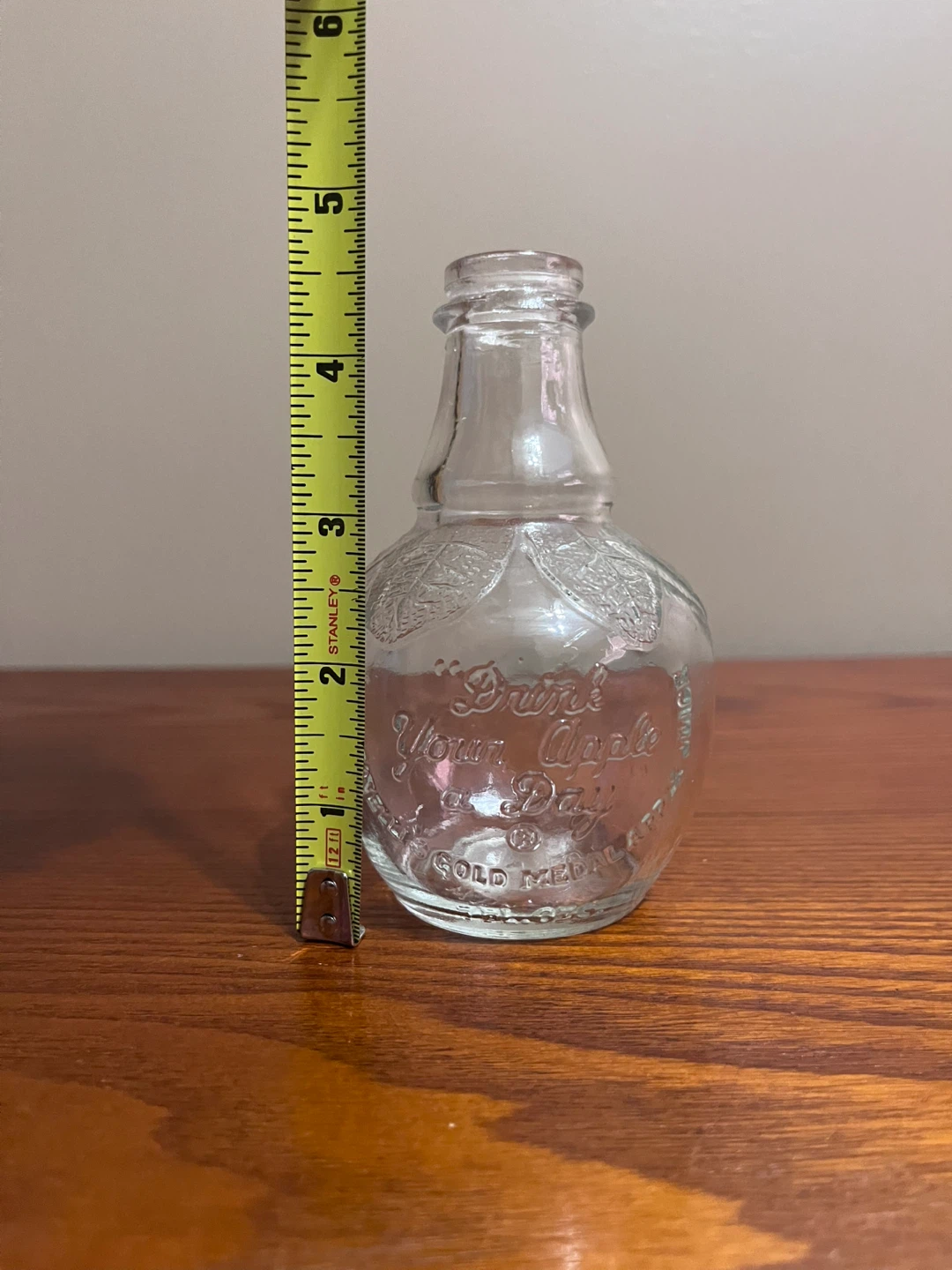 VINTAGE MARTINELLI’s APPLE JUICE GLASS BOTTLE - photo 2