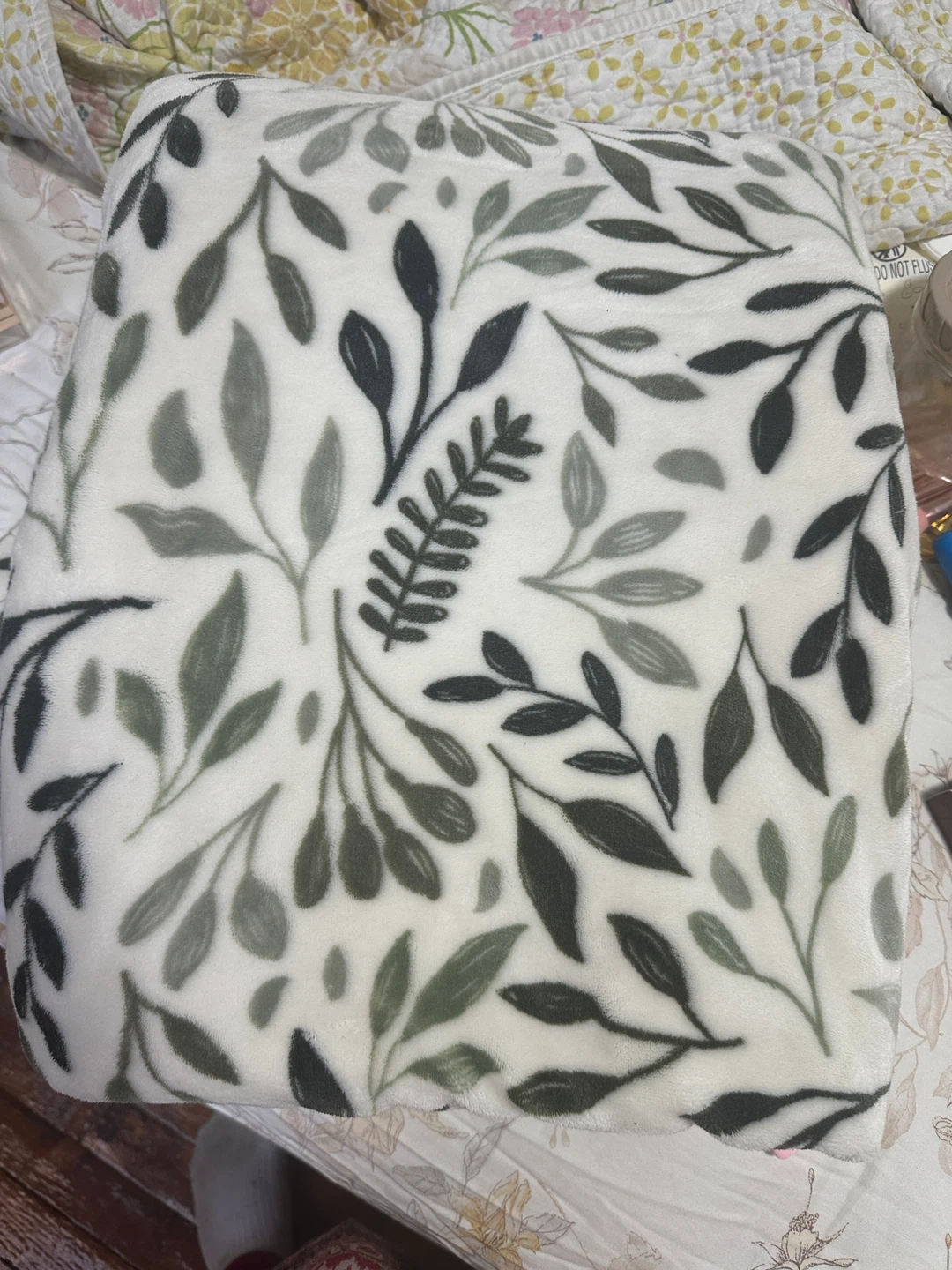 Life Comfort Fleece Throw Blanket