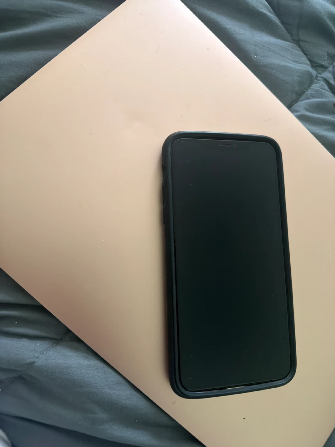 iPhone 11 Pro Max - photo 2