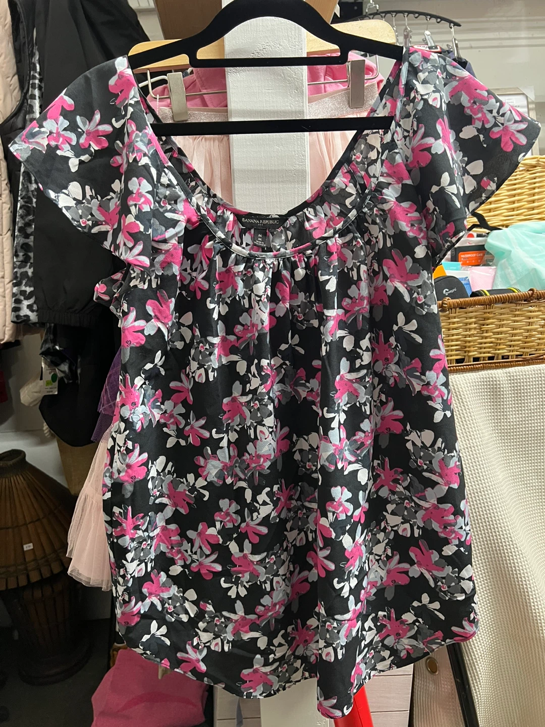 ⚽ Banana Republic Floral Blouse