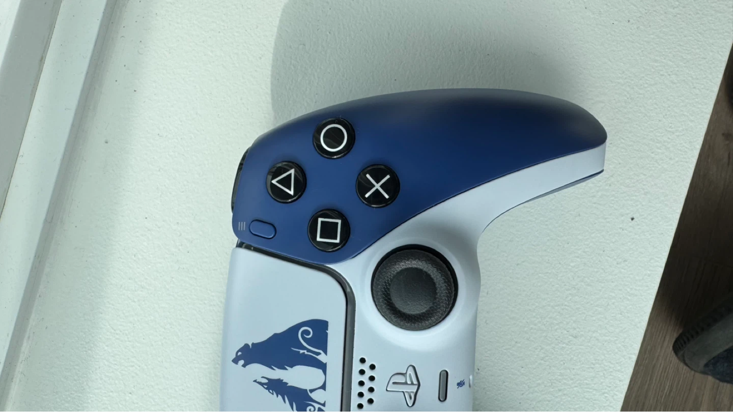 God Of War NEW PS5 Dualsense Controller - photo 4