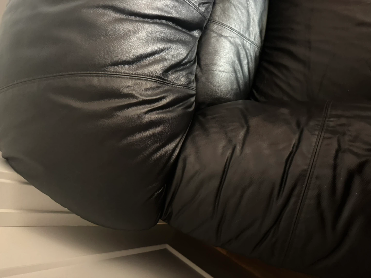 Black Leather Sofa- 3 seater - photo 4