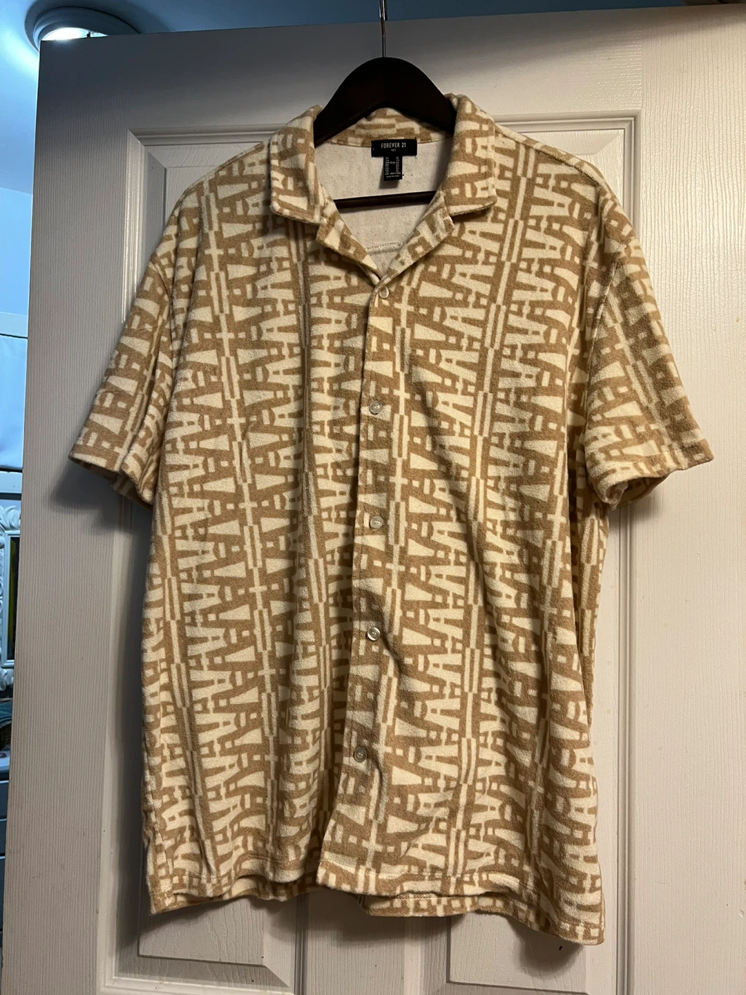 ⚽ Forever 21 Short Sleeve Button-Up Shirt