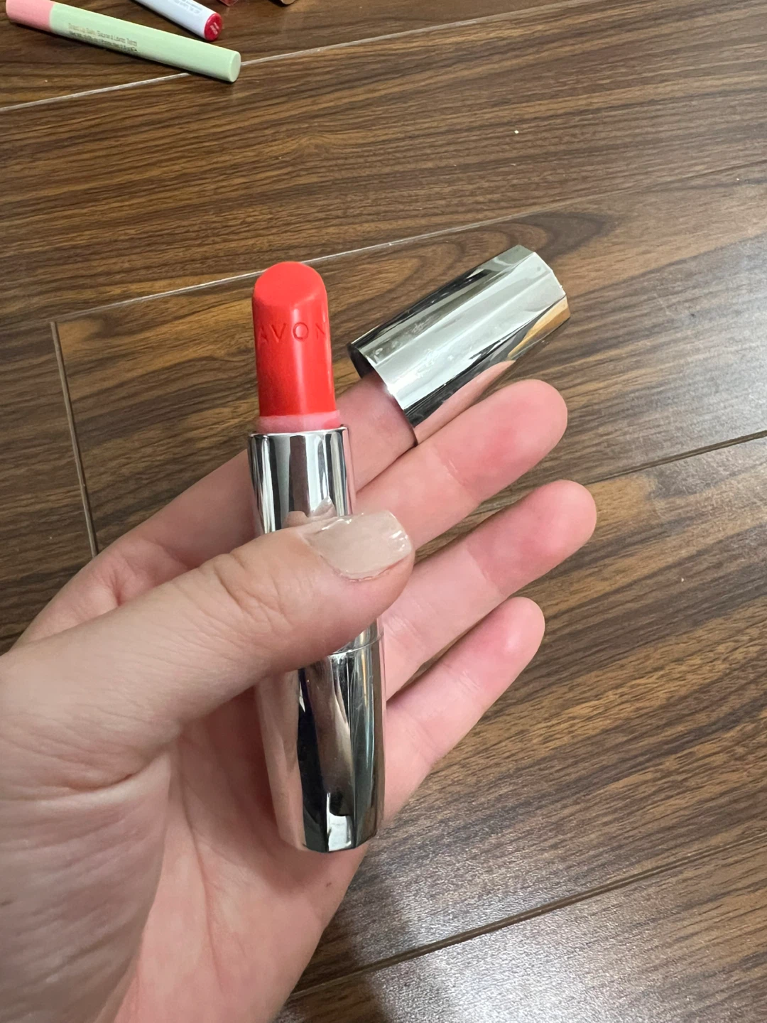 ⚽️ Avon Totally Kissable Lipstick in Caressing Coral - photo 2