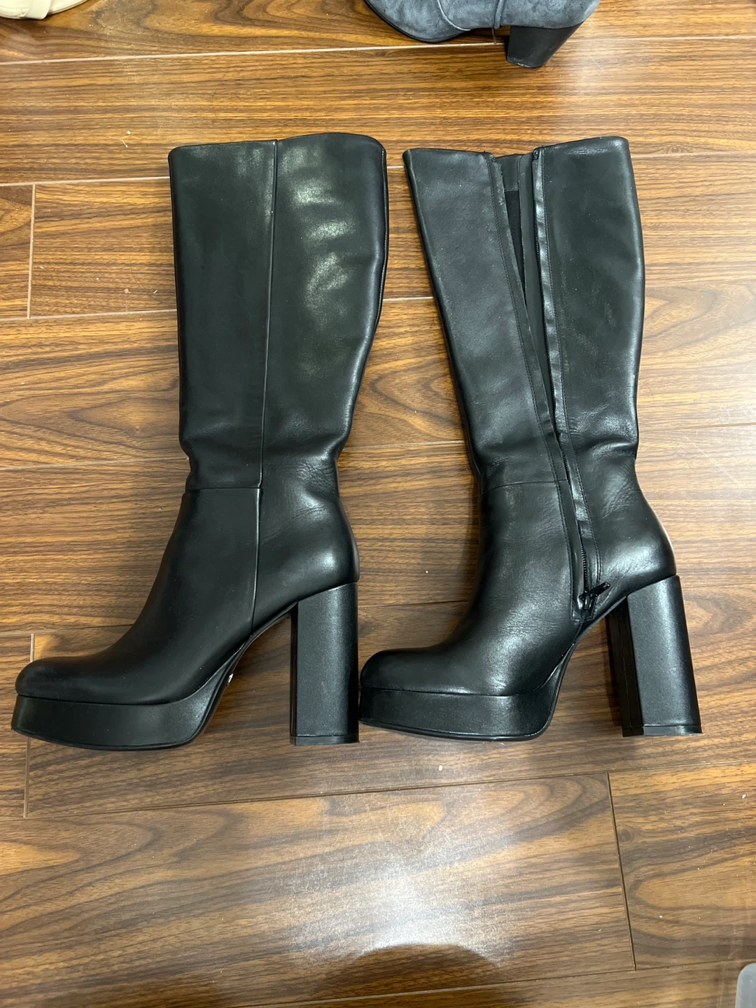 ⚽️ Zara Black Knee-High Platform Boots