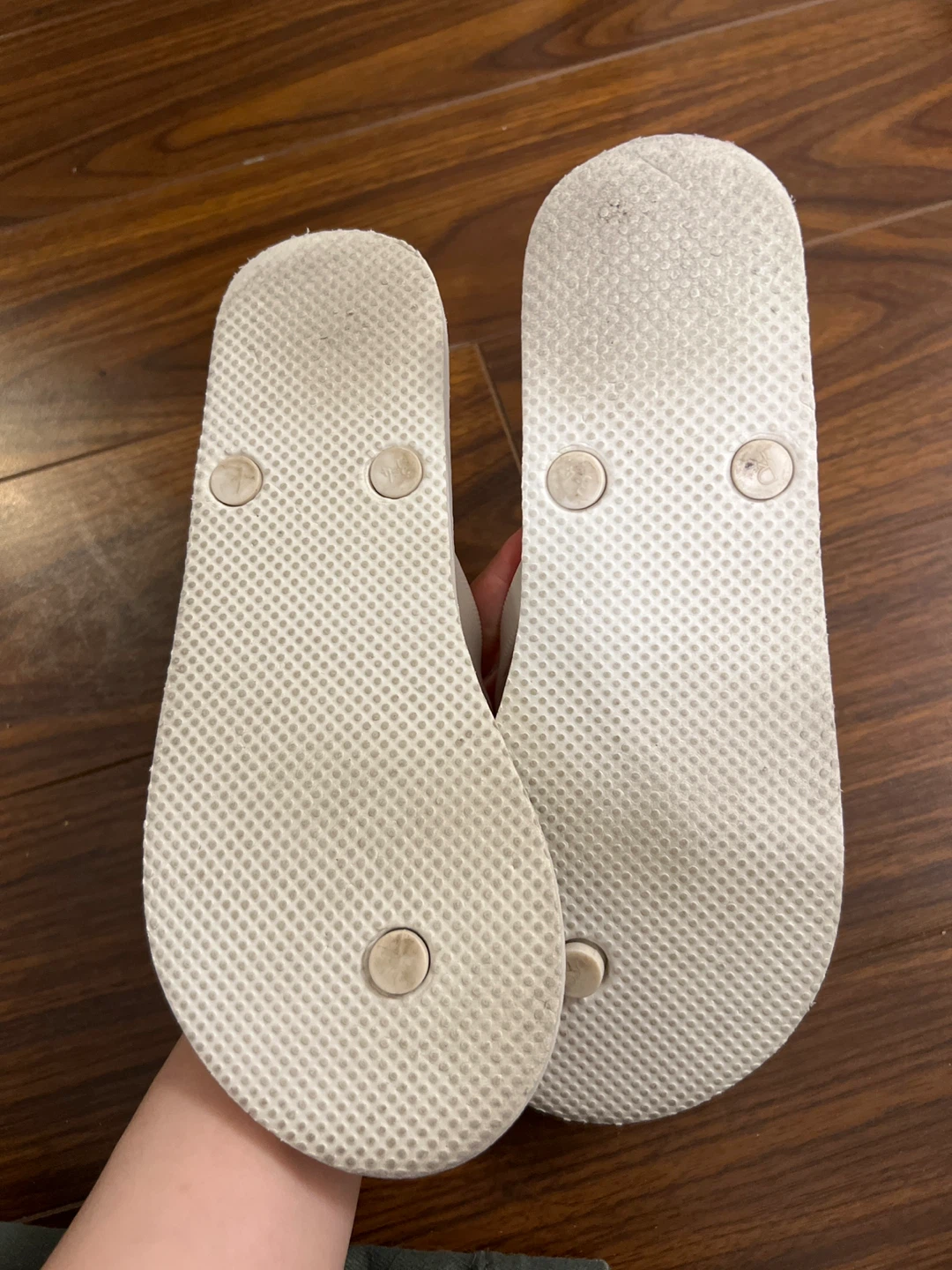 ⚽️ Old Navy White Flip Flops - photo 2