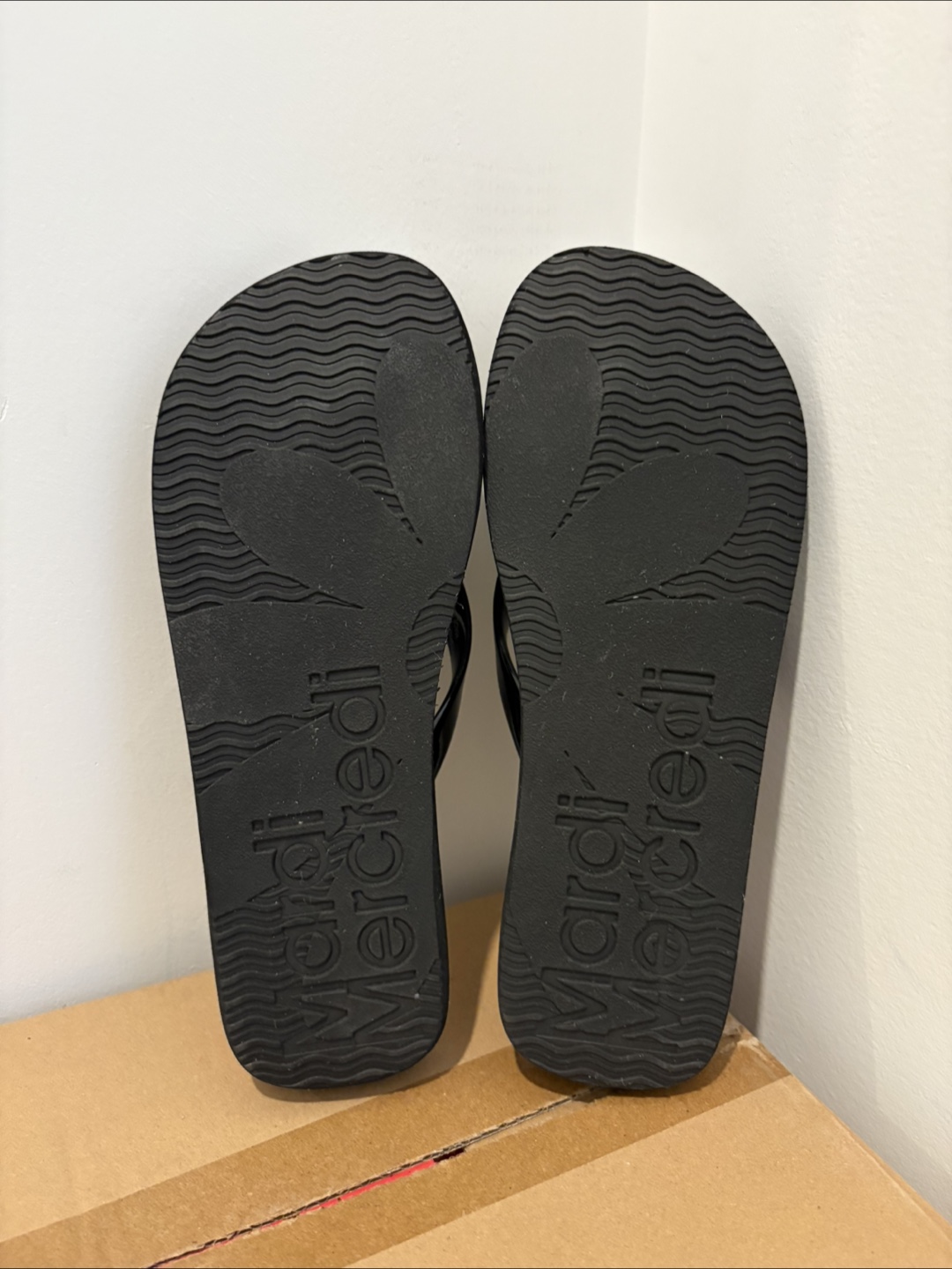 Mardi Mercredi Flip Flops brand new - photo 3