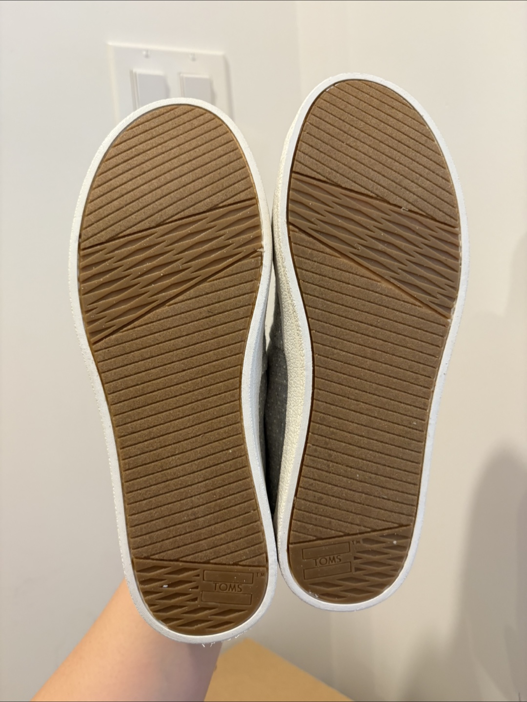 TOMS Grey Polka Dot slip on - photo 3