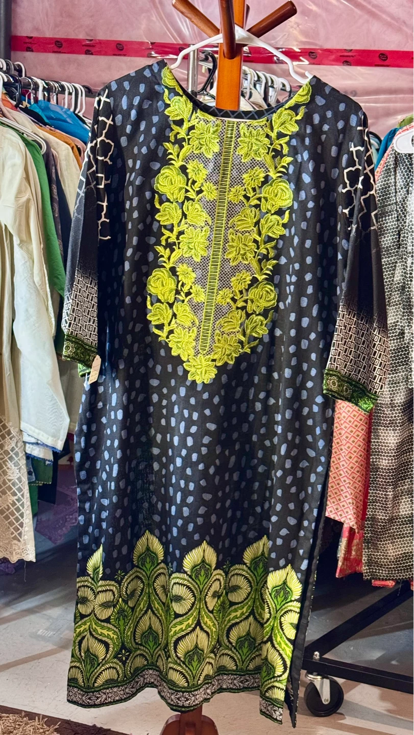 Black and Green Embroidered Kurti with Dupatta Set - photo 2